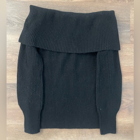 Theory Black Off The Shoulder Wool Sweater Size Medium - Picture 2 of 2